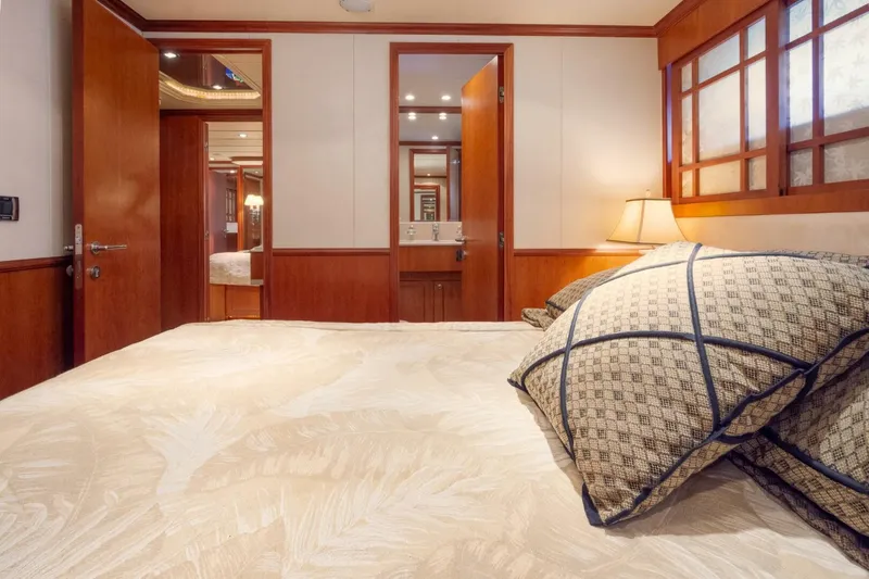 Slide: The Image of Hargrave Skylounge 2000 - 5588385