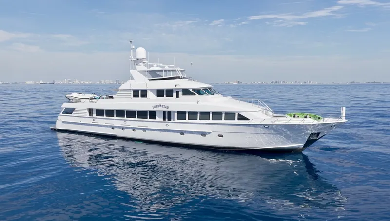 The Image of Hatteras Flybridge Motor Yacht 1995 - undefined