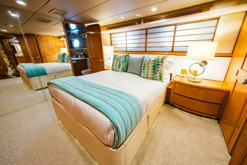 Slide: The Image of Port Aft Queen - 5588666