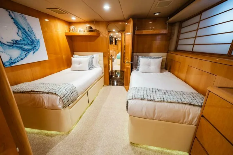 Slide: The Image of Port Fwd Cabin - 5588681