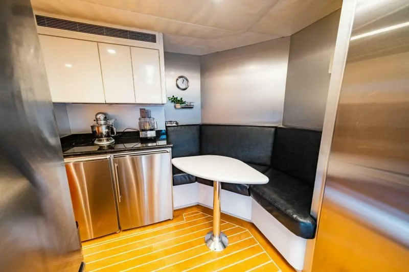 Slide: The Image of Galley to Stbd - 5588702