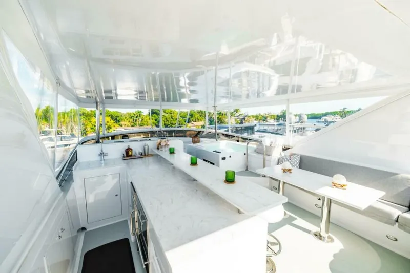 Slide: The Image of Flybridge Bar   - 5588726