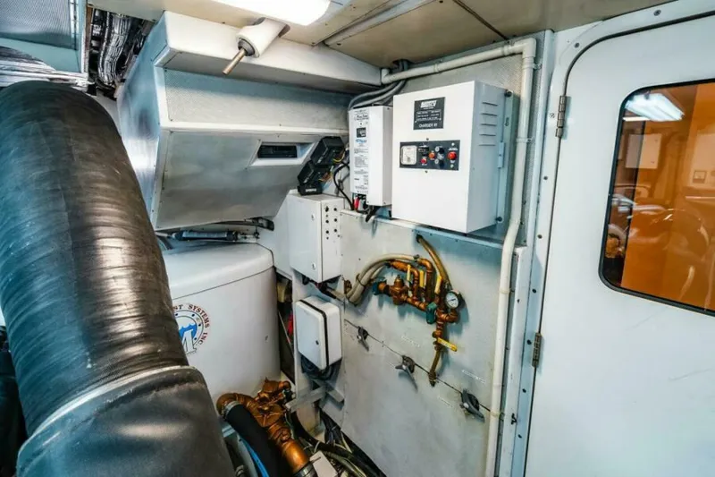 Slide: The Image of Aft of Stbd Engine - 5588939