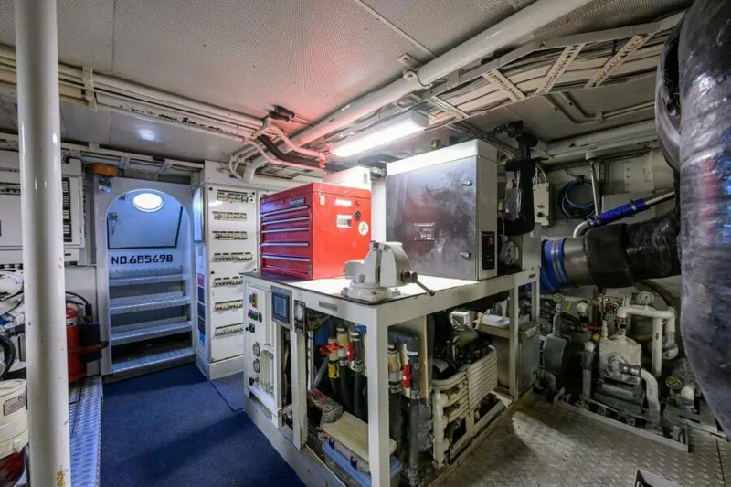 Slide: The Image of Chillers Engine Room Aft Port Side - 5589549