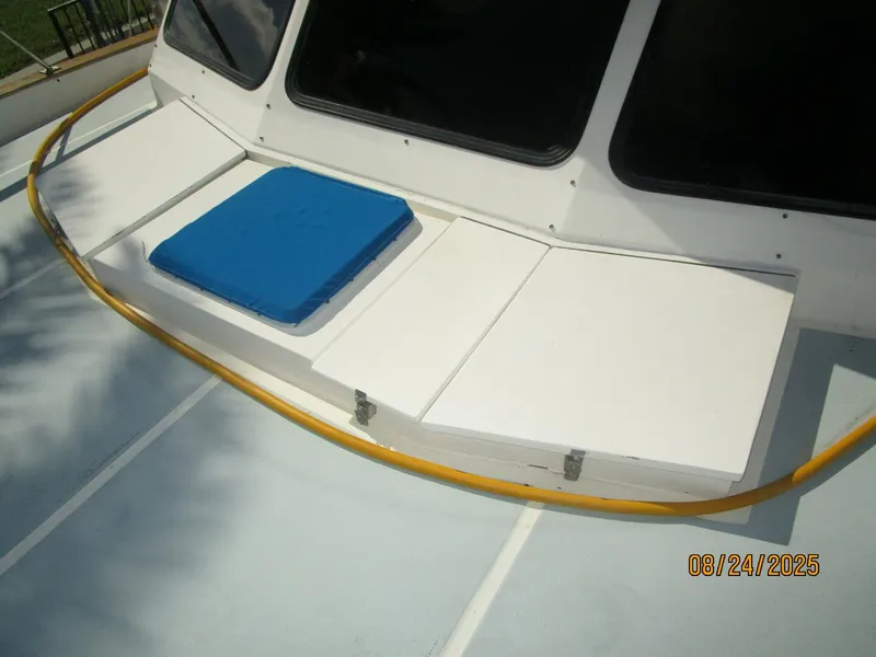 Slide: The Image of 48' DeFever foredeck lockers - 5592221