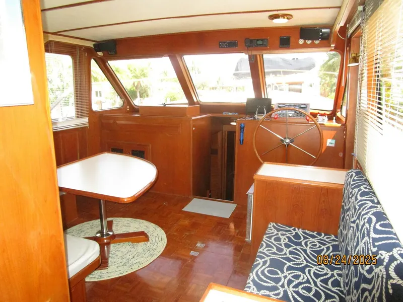 Slide: The Image of 48' DeFever salon forward - 5592257