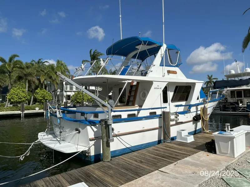 Slide: The Image of 48' DeFever starboard aft profile - 5592263