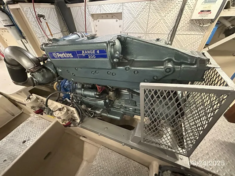 Slide: The Image of 48' DeFever port main engine - 5592252