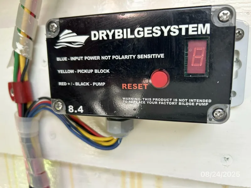 Slide: The Image of 48' DeFever dry bilge system - 5592098