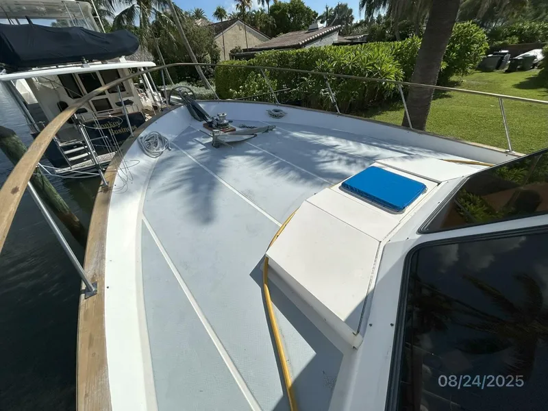 Slide: The Image of 48' DeFever foredeck1 - 5592218