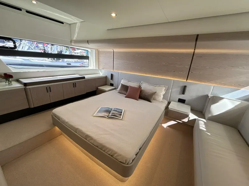 Slide: The Image of Azimut Fly 53 2025 - 5589811