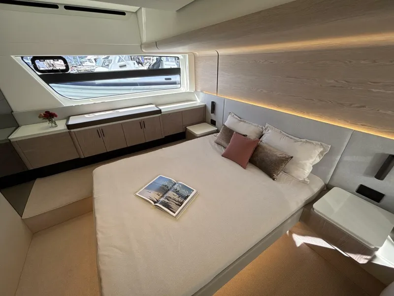 Slide: The Image of Azimut Fly 53 2025 - 5589812