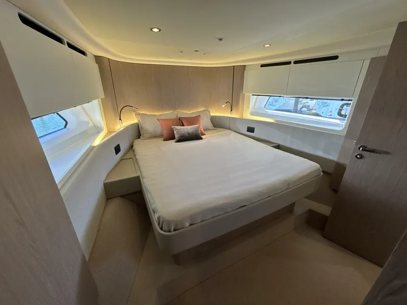 Slide: The Image of Azimut Fly 53 2025 - 5589814