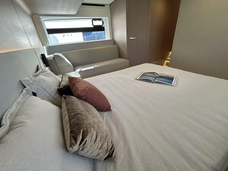 Slide: The Image of Azimut Fly 53 2025 - 5589818