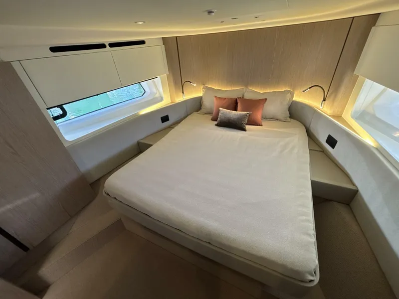 Slide: The Image of Azimut Fly 53 2025 - 5589822