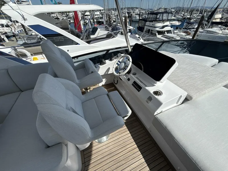Slide: The Image of Azimut Fly 53 2025 - 5589826