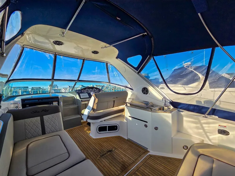 Slide: The Image of Sea Ray 310 Sundancer 2015 - 5783891