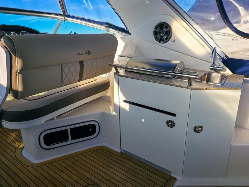 Slide: The Image of Sea Ray 310 Sundancer 2015 - 5783892