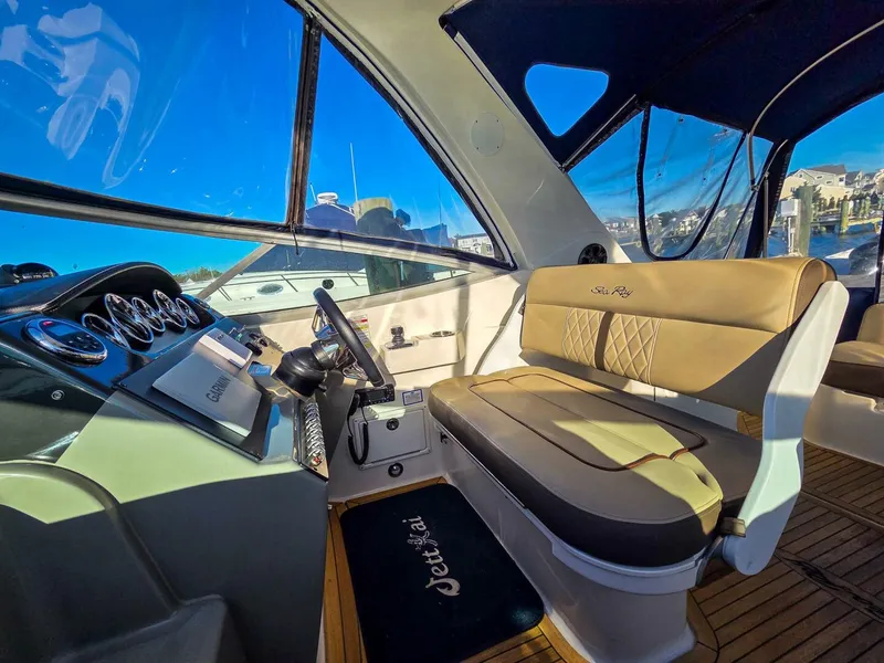 Slide: The Image of Sea Ray 310 Sundancer 2015 - 5783898