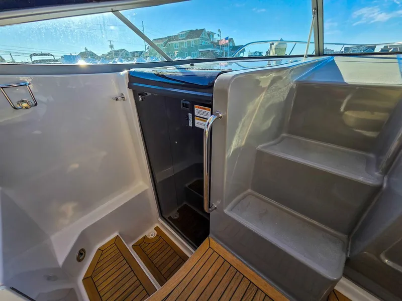 Slide: The Image of Sea Ray 310 Sundancer 2015 - 5783905