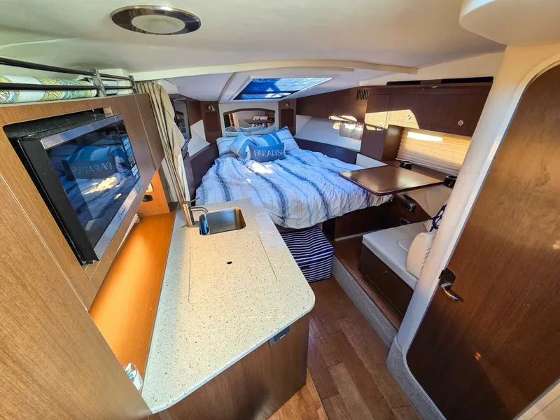 Slide: The Image of Sea Ray 310 Sundancer 2015 - 5783909