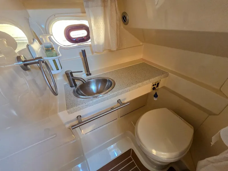 Slide: The Image of Sea Ray 310 Sundancer 2015 - 5783918