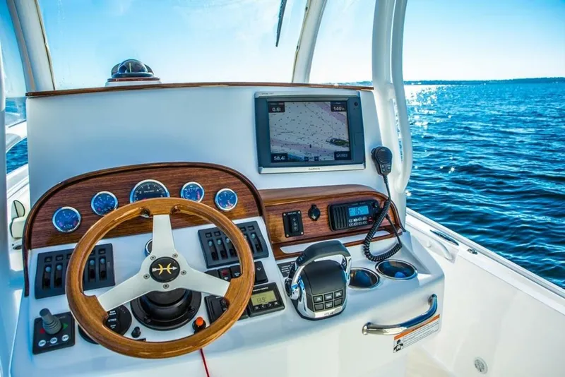 Slide: The Image of Hunt Yachts 25CC 2014 - 5590333