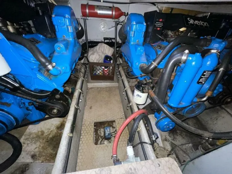 Slide: The Image of Silverton 34 Motor Yacht 1994 - 5591015