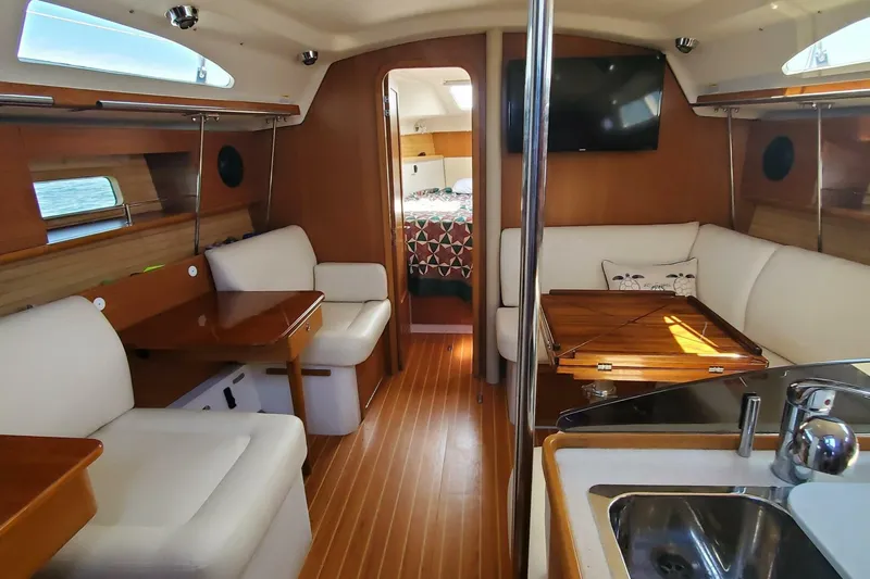 Slide: The Image of Catalina 355 2024 - 5591234