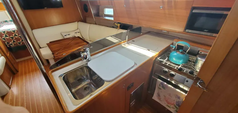 Slide: The Image of Catalina 355 2024 - 5591239