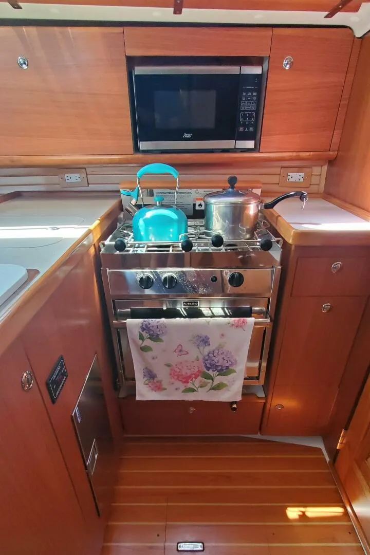 Slide: The Image of Catalina 355 2024 - 5591240