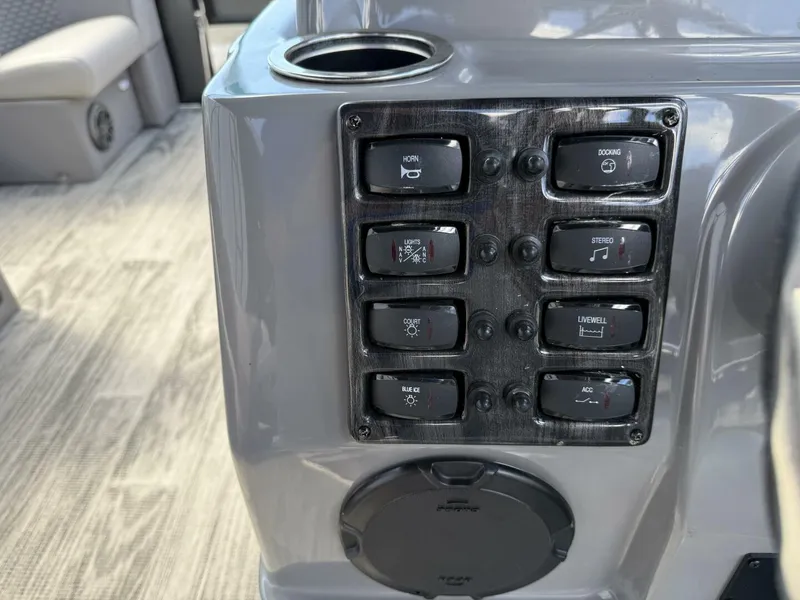 Slide: The Image of Angler 8526 2023 - 5593041