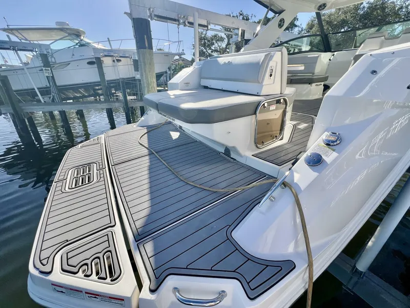 Slide: The Image of Sea Ray 320 Sundancer 2020 - 5784589