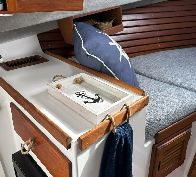 Slide: The Image of Atlas Acadia 25 2017 - 5593268