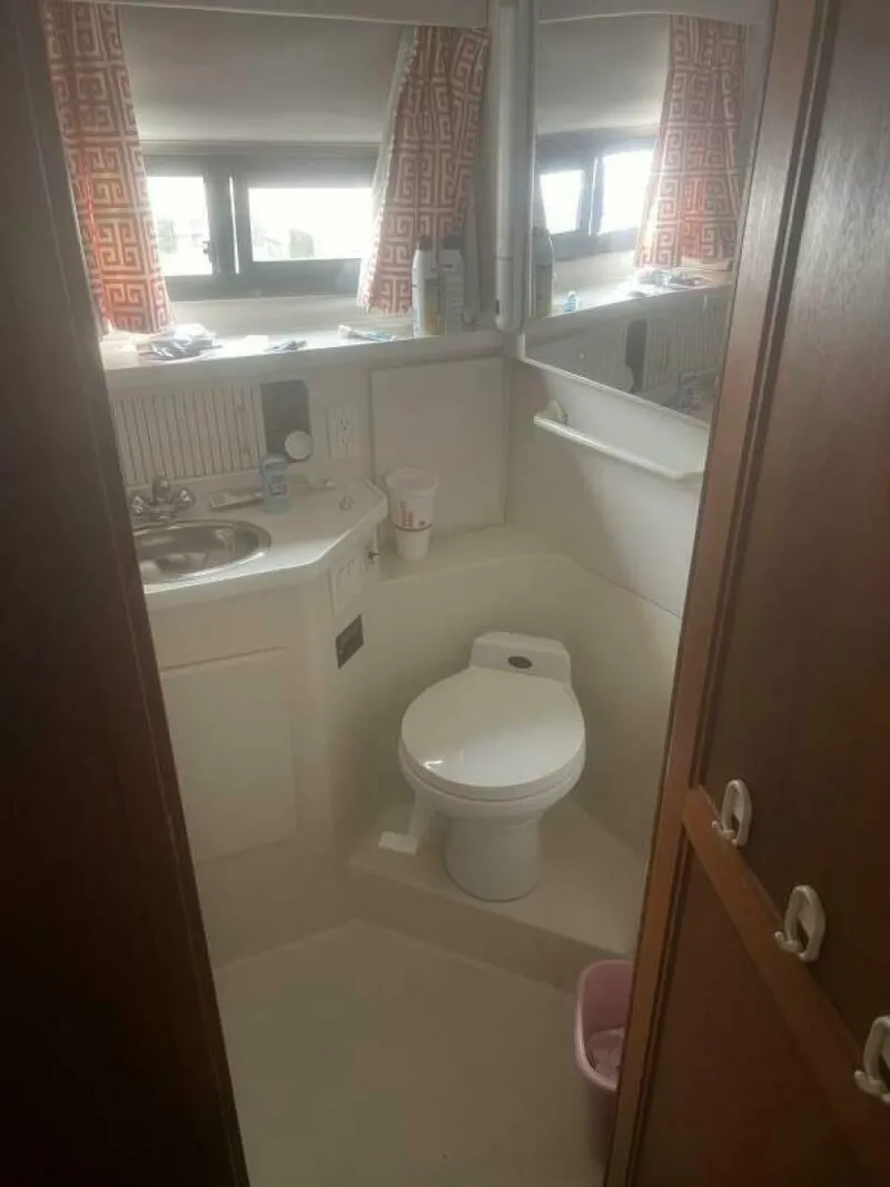 Slide: The Image of Aft Head - 5599880