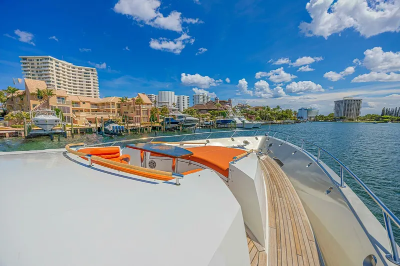 Slide: The Image of Lazzara Yachts LSX 92 2010 - 5594286