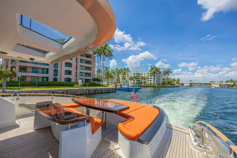 Slide: The Image of Lazzara Yachts LSX 92 2010 - 5594291