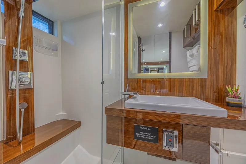 Slide: The Image of Lazzara Yachts LSX 92 2010 - 5594317