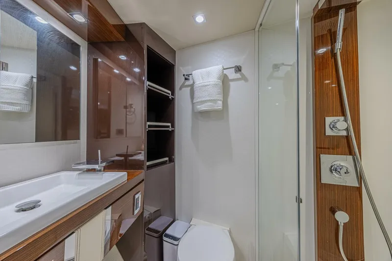 Slide: The Image of Lazzara Yachts LSX 92 2010 - 5594328