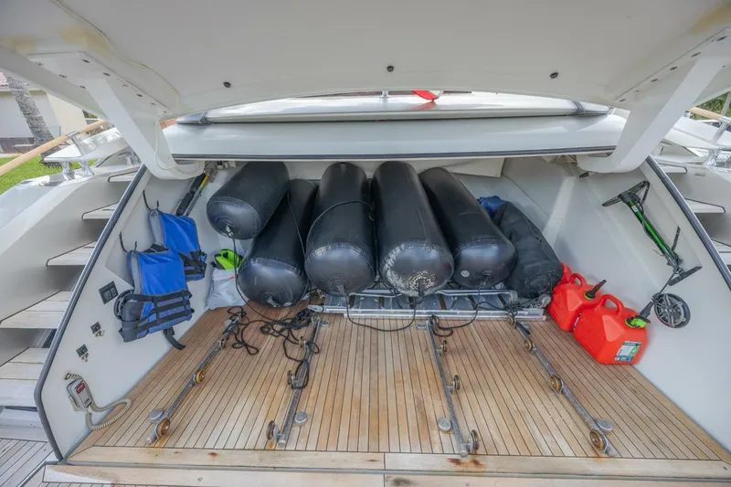 Slide: The Image of Lazzara Yachts LSX 92 2010 - 5594332