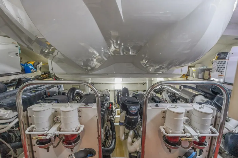 Slide: The Image of Lazzara Yachts LSX 92 2010 - 5594334