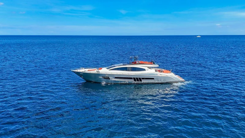 Slide: The Image of Lazzara Yachts LSX 92 2010 - 5594284