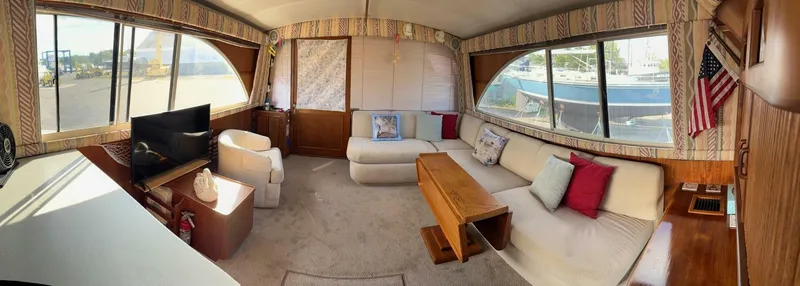 Slide: The Image of salon looking aft - 5594834