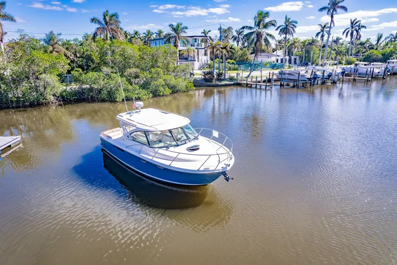 Slide: The Image of Tiara 3100 Coronet 2015 - 5595056