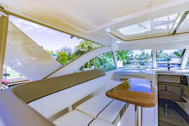 Slide: The Image of Tiara 3100 Coronet 2015 - 5595078