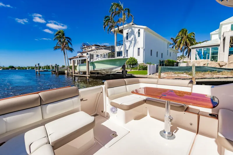 Slide: The Image of Tiara 3100 Coronet 2015 - 5595080