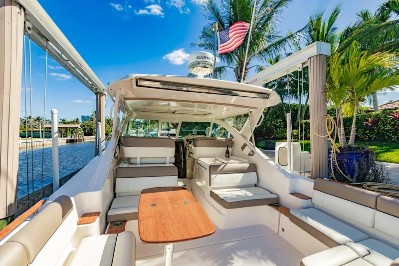 Slide: The Image of Tiara 3100 Coronet 2015 - 5595087