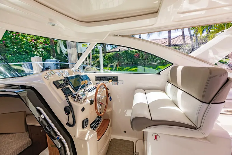 Slide: The Image of Tiara 3100 Coronet 2015 - 5595091