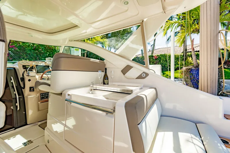 Slide: The Image of Tiara 3100 Coronet 2015 - 5595094