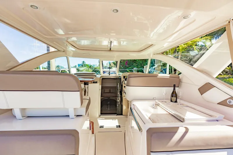 Slide: The Image of Tiara 3100 Coronet 2015 - 5595099